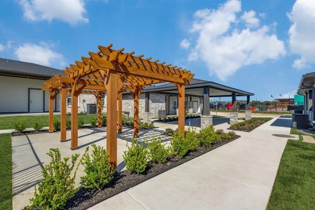 Building Photo - 820 W McLeroy Blvd