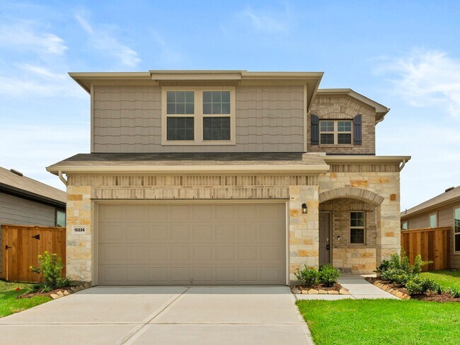 Primary Photo - Move-In Ready New Build with Spacious Back...
