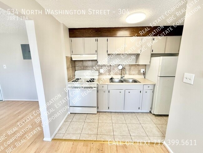Building Photo - 534 N Washington St