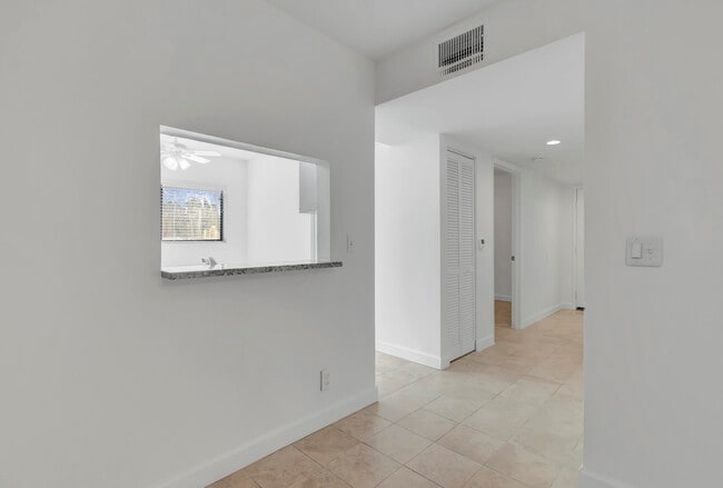 Building Photo - 15364 Lakes of Delray Blvd
