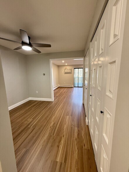 Building Photo - 5 Washington St