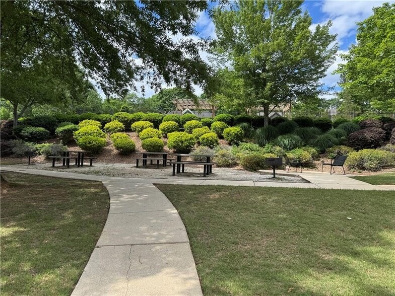 Building Photo - 1613 Bayrose Cir