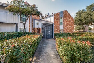 Building Photo - 4317 Hartford St