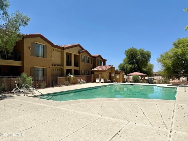 Building Photo - 1456 E 9th St