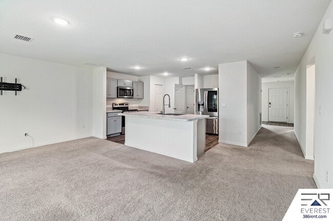 Building Photo - 23 Rocking Horse Dr