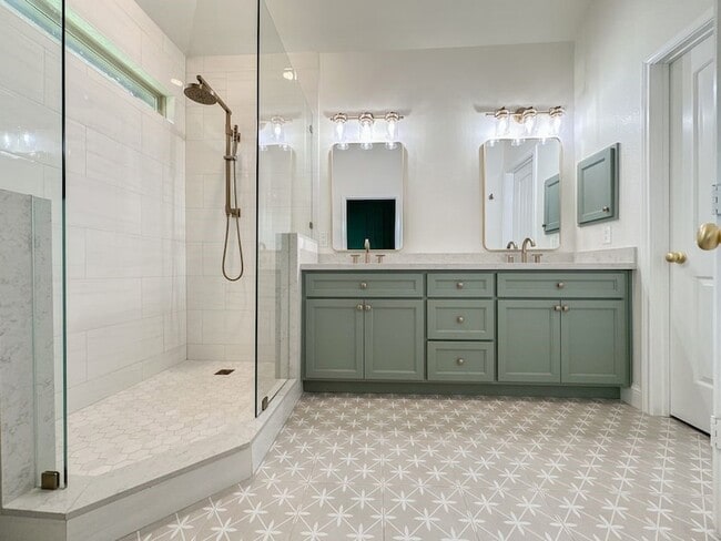 Building Photo - 10 Pilot Rock Pl