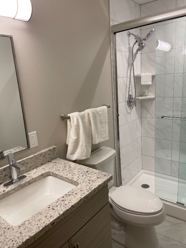 Building Photo - 1417 W 9th St