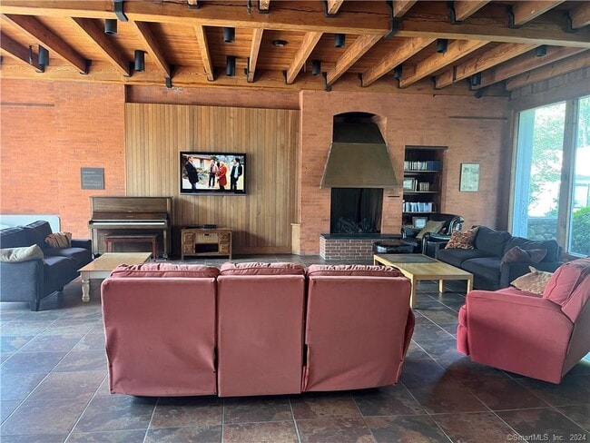 Building Photo - 60 Olcott Way