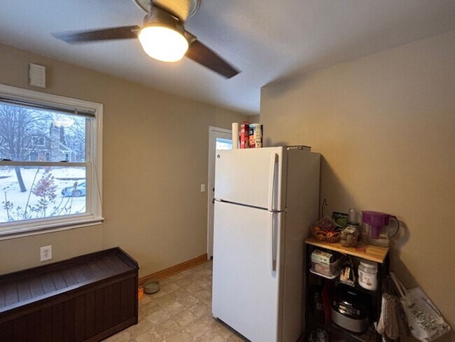 Building Photo - 1521-1525 Oxford St North