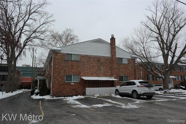 Building Photo - 630 Ann St