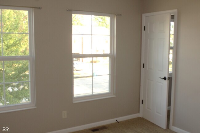 Building Photo - 2244 McGregor Ct