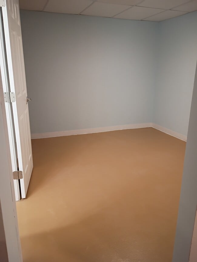 Building Photo - 1279 Alpha Dr