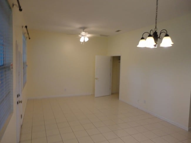Building Photo - Cute Studio/Mother-in-law Suite PENDING LEASE