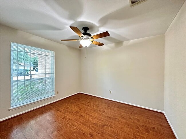 Building Photo - 9210 Meaux Dr