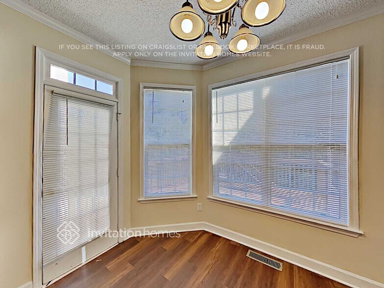 Building Photo - 460 Nora Dr