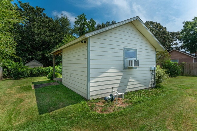 Building Photo - 502 3rd Ave