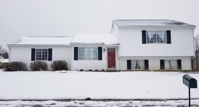 Primary Photo - 2301 Centennial Ct E