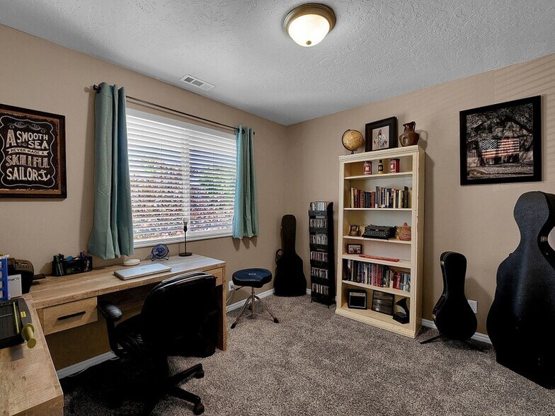 Building Photo - 256 Bliss Ct