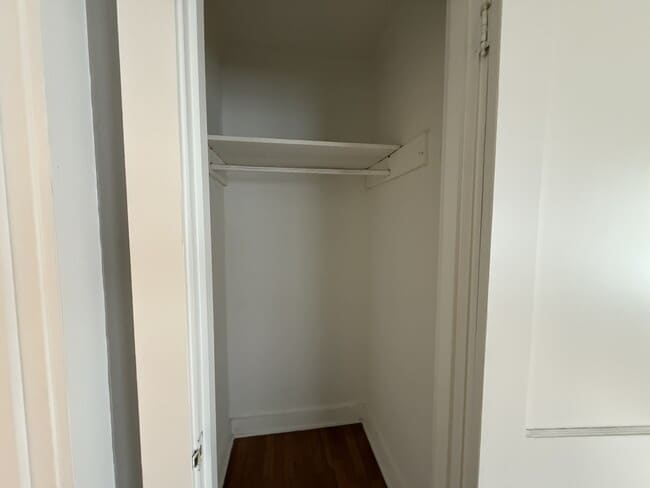 Building Photo - 405 Henderson St