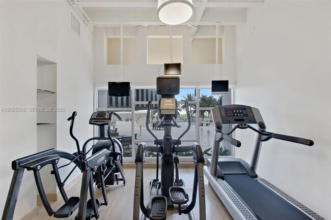 Building Photo - 4925 Collins Ave
