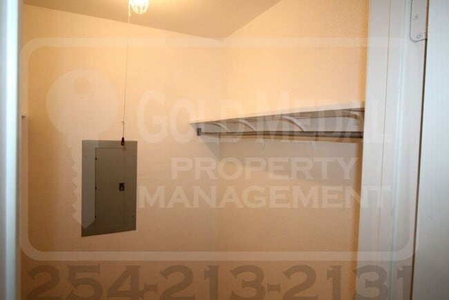 Building Photo - 2002 Sherman Dr