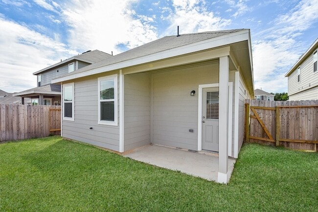 Building Photo - 14042 Chinook Dr