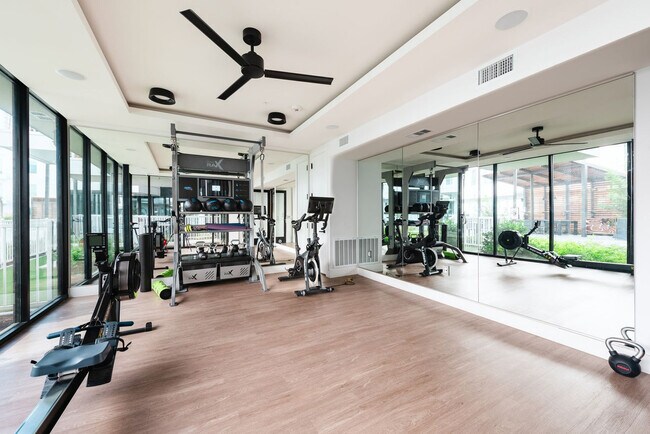 Building Photo - 5820 1/2 Cameron Road-SI FL4-ID1303394P