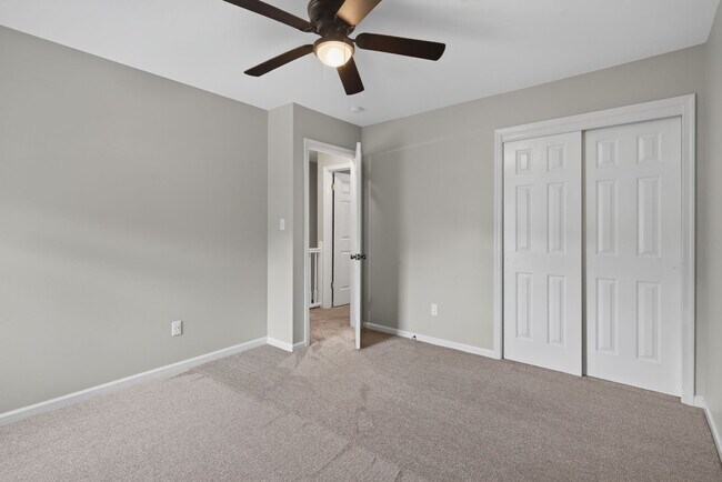 Building Photo - 898 Gunston Ct