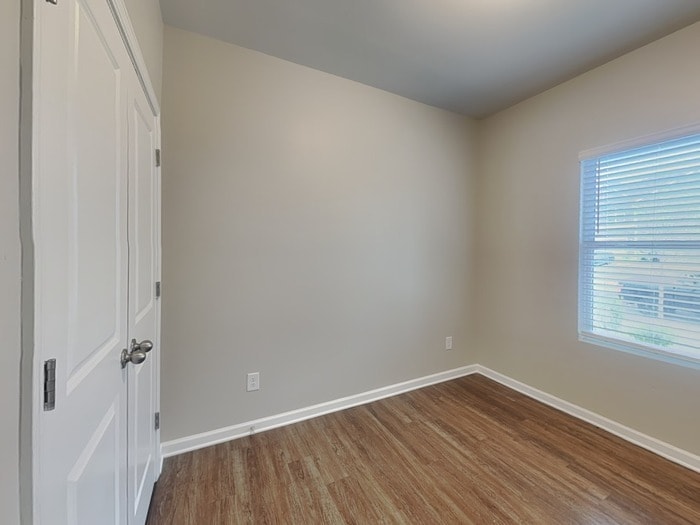 Building Photo - 733 Point Andrews Dr SW