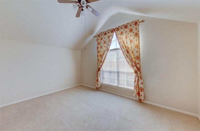 Building Photo - 3117 Clearview Cir