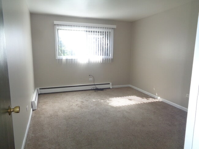 Building Photo - 6338 W 99th Pl