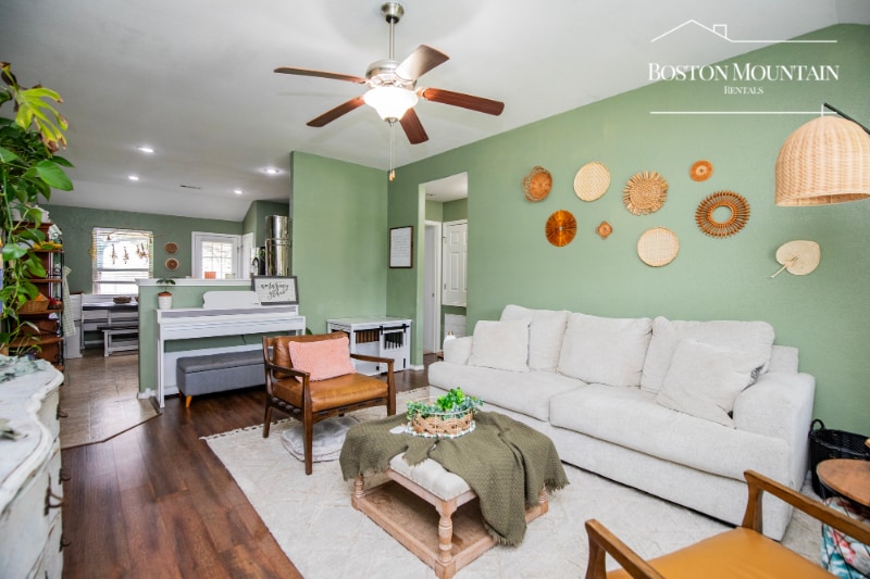 Building Photo - 1121 Apollo Dr