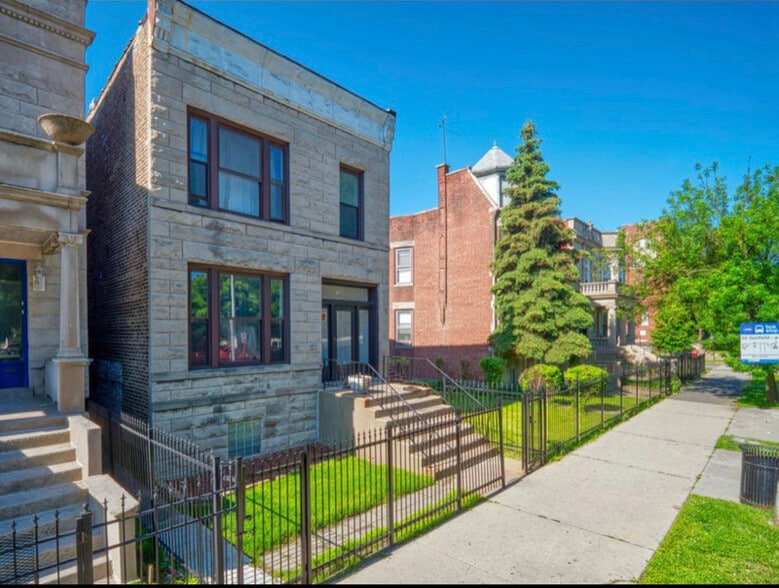 Building Photo - 1649 W Garfield Blvd