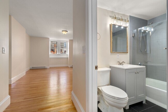 Building Photo - 25 Hancock St