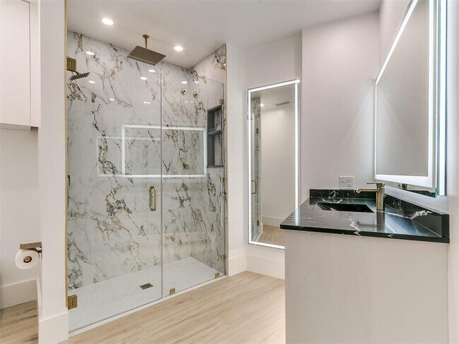 Building Photo - 5900 Mosteller Dr