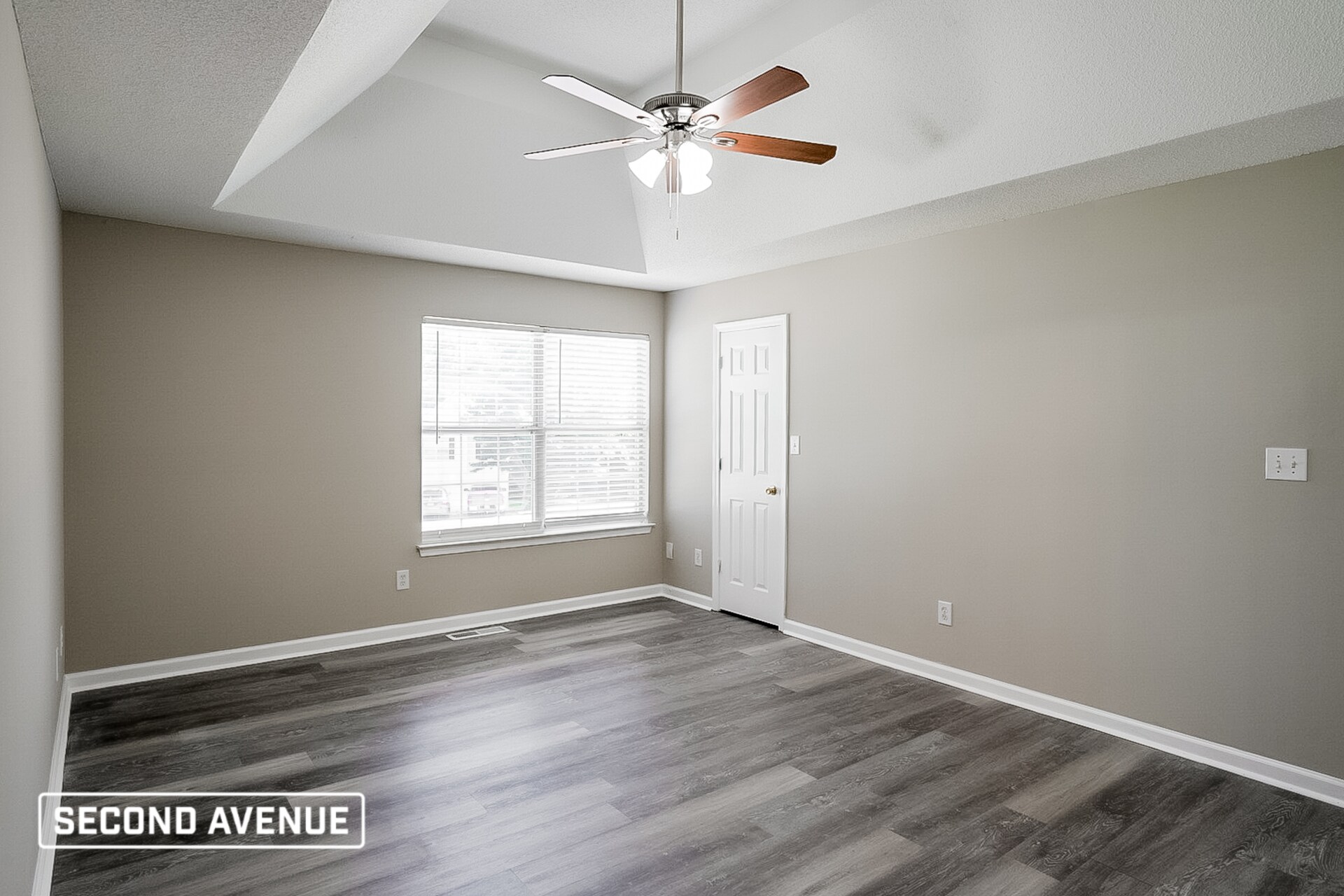 Building Photo - 6410 Hillview Ln