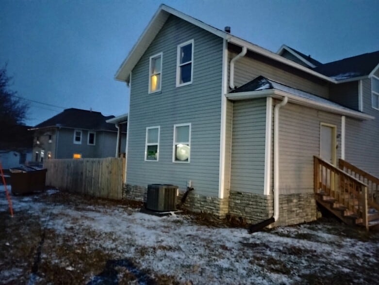 Primary Photo - 2025 2nd Ave S