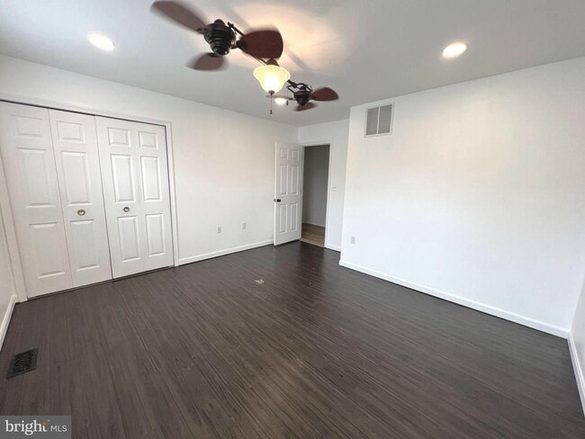 Building Photo - 513 Willow Ave