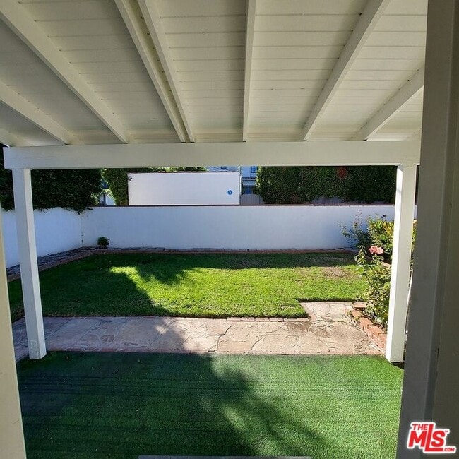 Building Photo - 341 S Rodeo Dr