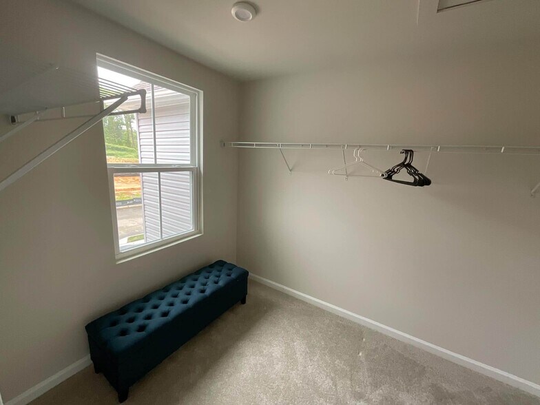 Building Photo - 75 Southwind Dr