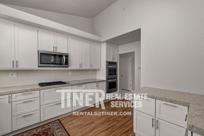 Building Photo - 2337 Fallwater Ln