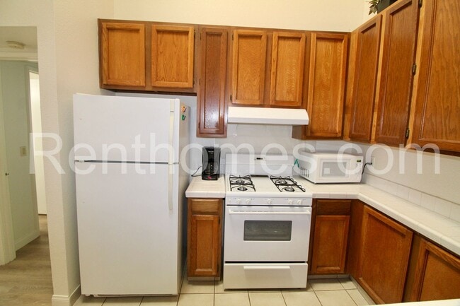 Building Photo - 9916 Scripps Westview Wy