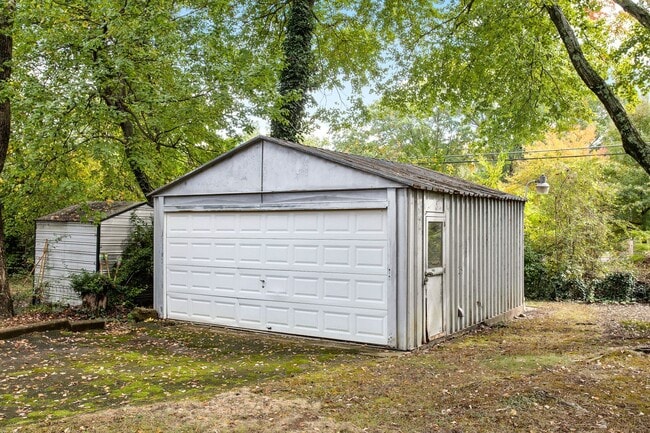 Building Photo - 1301 Orchard Rd