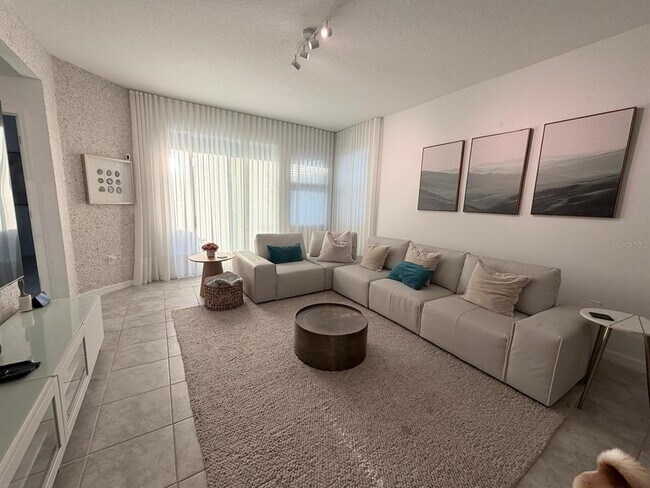 Building Photo - 2289 Treasure Hill St