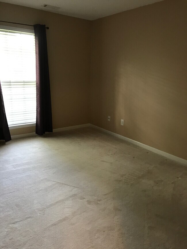 Building Photo - 110 Bridgeway Ln