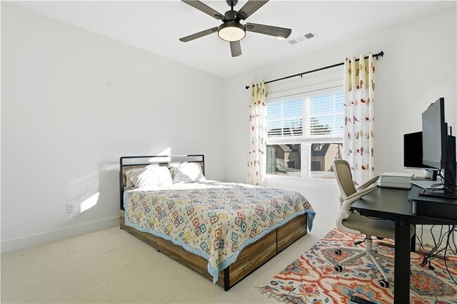 Building Photo - 415 Oakleigh Ave