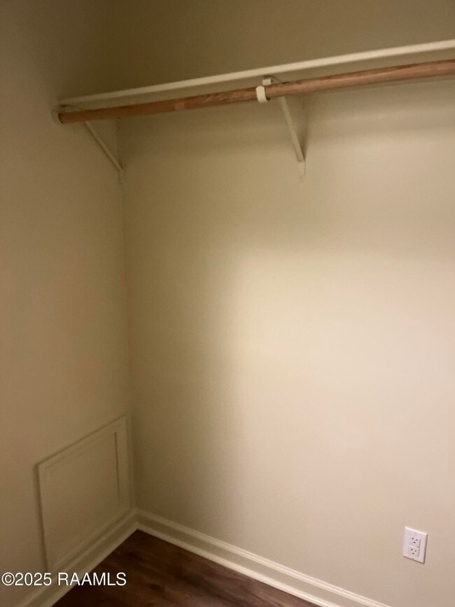 Building Photo - 405 Langley Dr