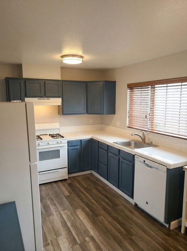 Building Photo - Charming & Updated 2BD Home in Castro Valley