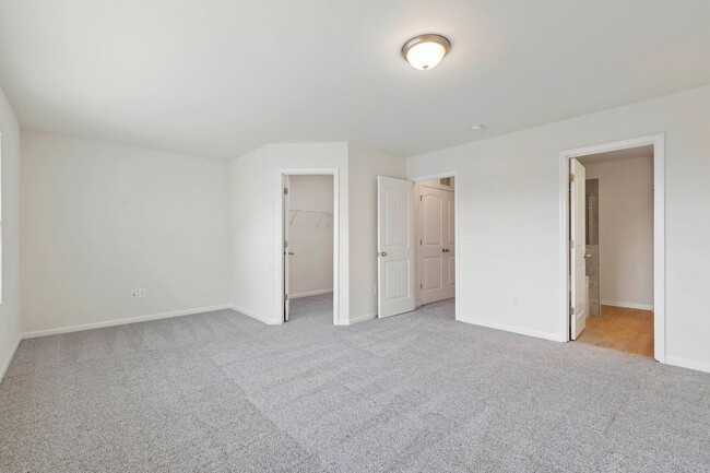 Building Photo - Charming 3BR Townhome in Brightleaf at the...