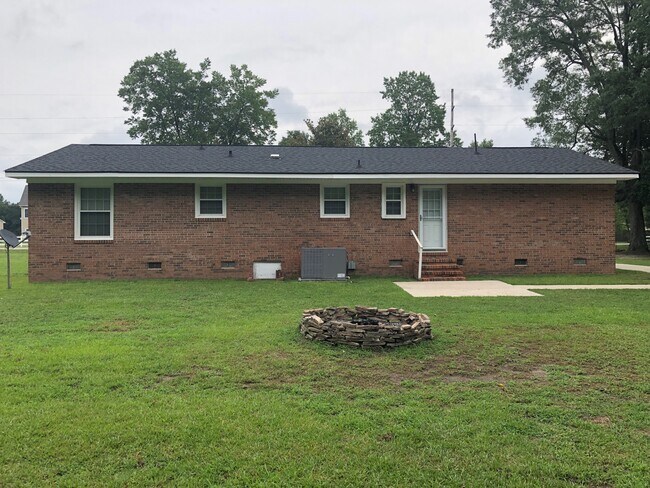 Building Photo - 7176 Roslin Farm Rd